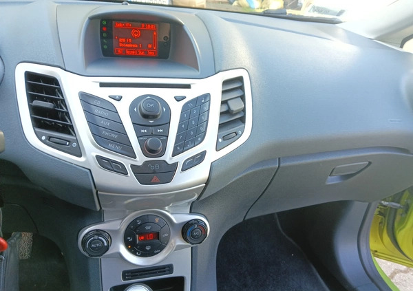 Ford Fiesta cena 18400 przebieg: 180232, rok produkcji 2009 z Słupsk małe 46